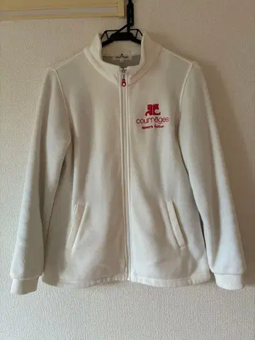 쿠레쥬 화이트 풀 집업 아우터