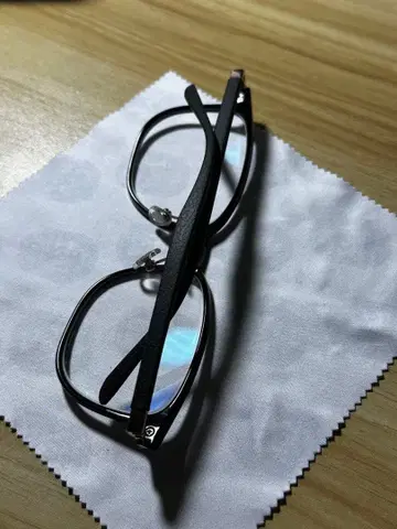 블랙 스퀘어형 안경 좌우 1도씩