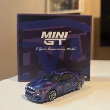 MINI GT 5주년 기념 모델 R34