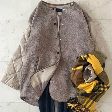 [오늘 한정 가격] 새상품급*쉽스 보아 x 퀼팅 노카라 미디 코트 F