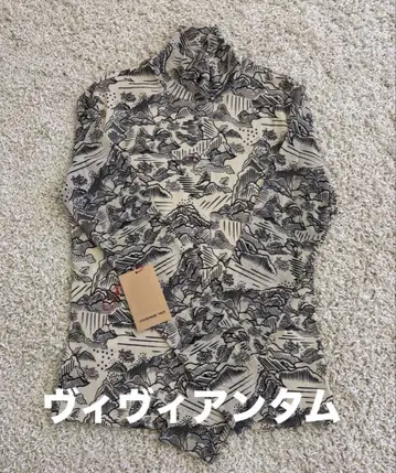 비비안 탐 인터넷 소재 하이넥 티셔츠