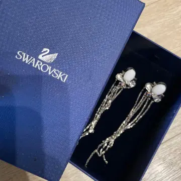 Swarovski 실버 체인 포함 귀걸이