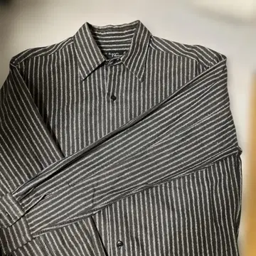 스트라이프 버튼업 셔츠