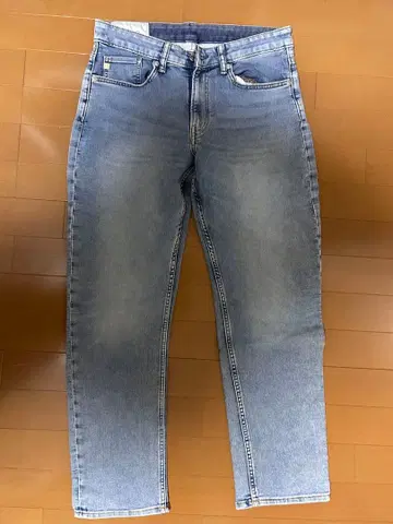 라이트 블루 스트레이트 데님 팬츠