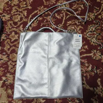 실버 숄더백