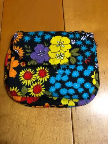 꽃무늬 자수 지갑