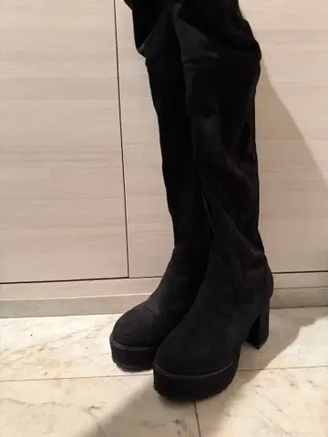 블랙 스웨이드 롱 부츠