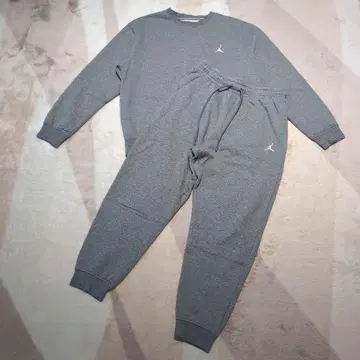 [ 24시간 이내 발송 ] JORDAN 맨투맨 상하의 세트 조던