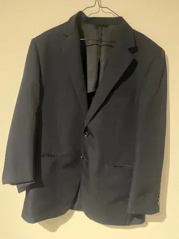 다크 그레이 스트라이프 테일러드 자켓