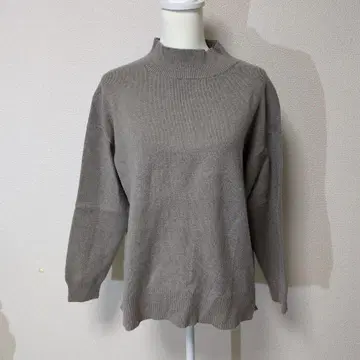 그레이 하이넥 니트 스웨터 긴팔