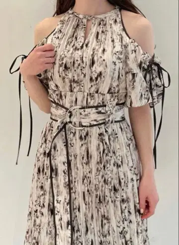 snidel 2WAY 볼륨 슬리브 프린트 원피스