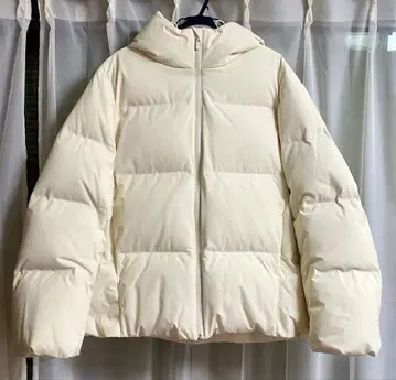 [클리닝 완료] 유니클로 심리스 다운 자켓 화이트