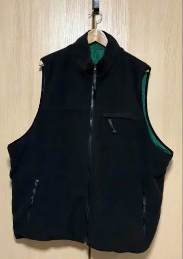 Ritzy 마이크로 플리스 리버서블 배색 베스트