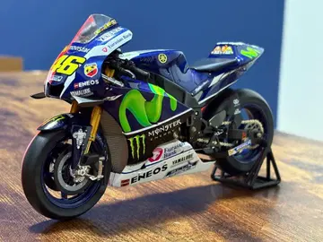 스파크 Yamaha YZR-M1 발렌티노 로시 1/12