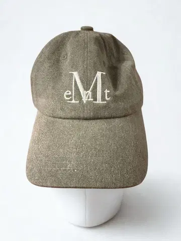 MUCENT 그레이 자수 로고 캡