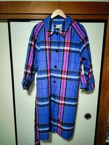 SNIDEL 체크 무늬 무릎 기장 트렌치코트