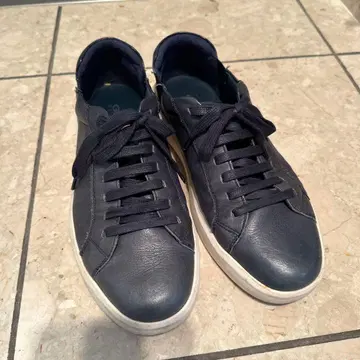 GEOX 네이비 가죽 스니커즈