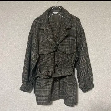 체크 무늬 벨트 포함 자켓
