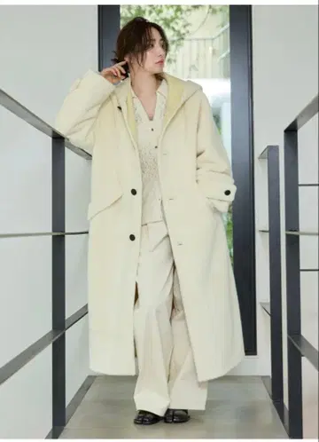 미스 슬로우 인조 모피 롱 후드 코트 크림 1 사이즈