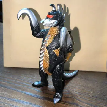 울트라맨 괴수 가이강 피규어 ~1점입니다.