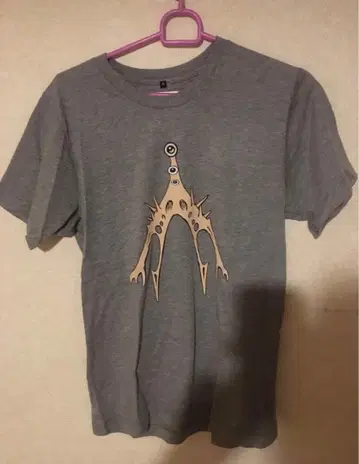 기생수와 스토프 T셔츠 S 사이즈