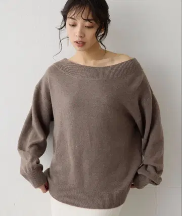 오프숄더 브라운 니트 긴팔