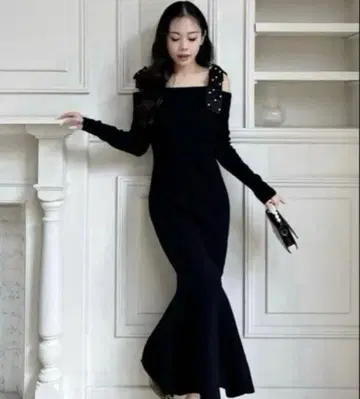 ROYAL PARTY 펄 리본 오프숄더 머메이드 원피스