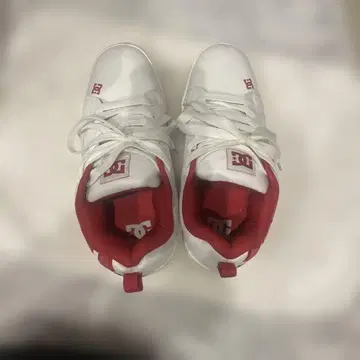 DC 화이트/레드 하이컷 스니커즈