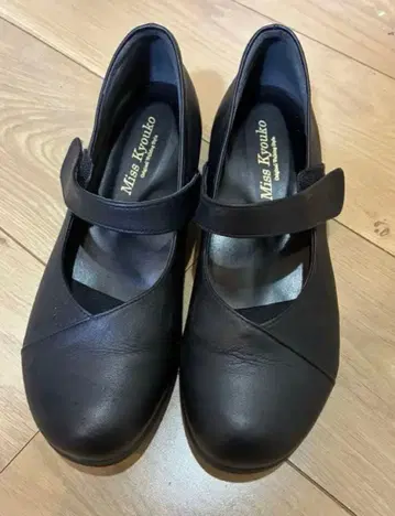 Miss Kyoko 블랙 스트랩 펌프스 포멀 미스쿄코