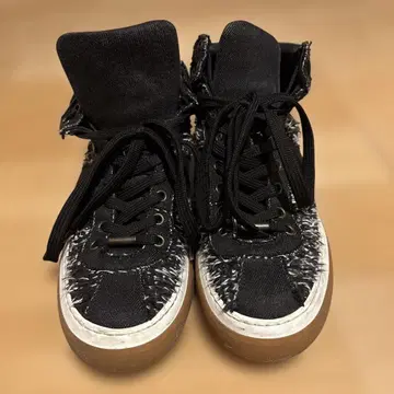 지미추 블랙 데님 하이컷 스니커즈