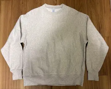 Champion의 리버스 위브 맨투맨