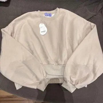 오버 사이즈 크림색 맨투맨 트레이닝복