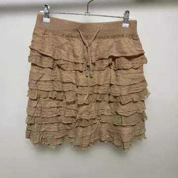 H.A.K. 프릴 베이지 플레어 스커트
