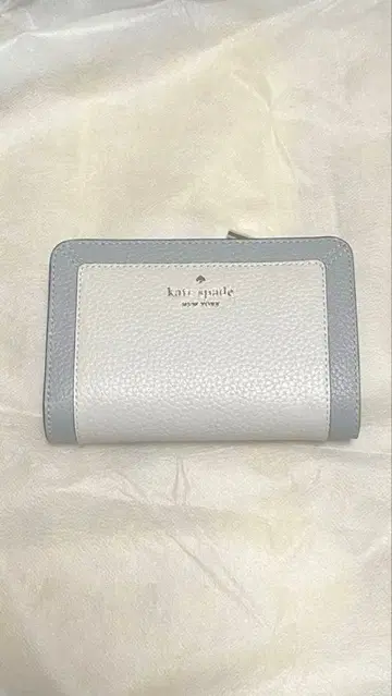 케이트 스페이드 이단 접이식 지갑