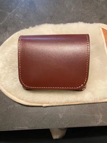 와일드 스완스 CASA 한정판 색상 버건디