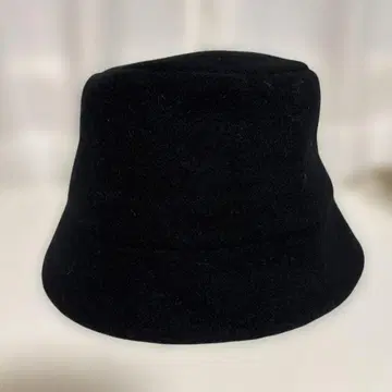 블랙 버킷햇