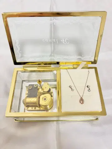 음악 박스 포함 목걸이와 귀찌 세트