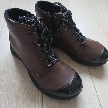 [새상품급] YONEX 브라운 하이컷 부츠