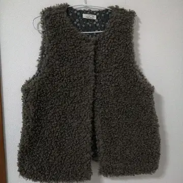 플리스 브라운 베스트 꽃무늬 안감 부착