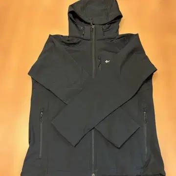 블랙 후드 부착 마운틴 파카