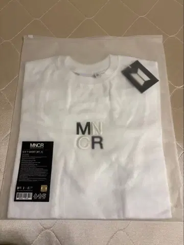 BTS MONOCHROME 흑백 T셔츠 S