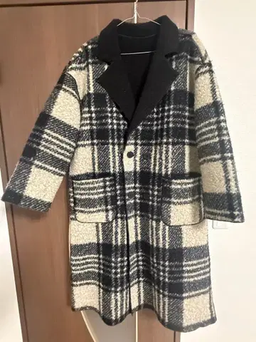 체크 무늬 롱 코트