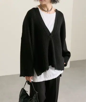 이아파피요네 데미지 니트 스미스타일 블랙 긴팔 레이어드