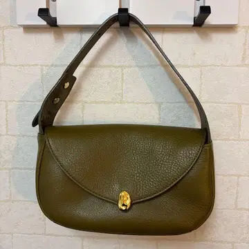 러셋 티어드 드롭 숄더 백 카키