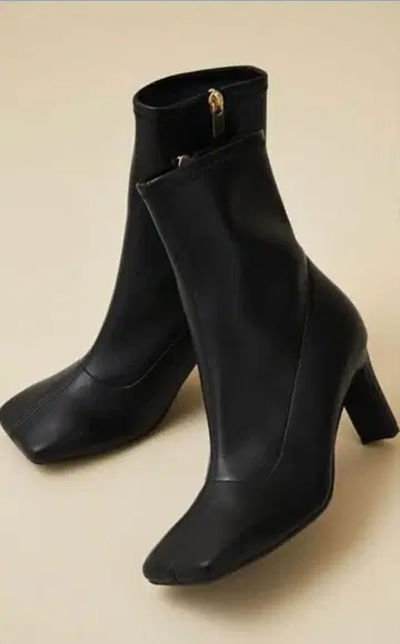 ODETTE E ODILE 스퀘어 스트레치 숏부츠 24 블랙