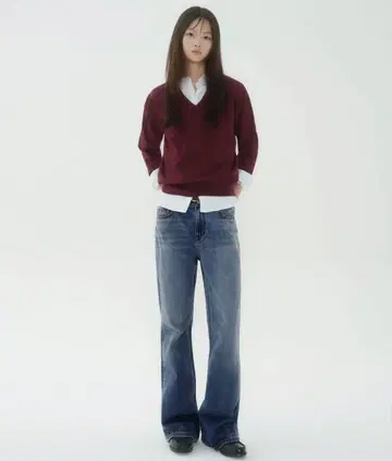 무신사 스탠다드 우먼 플레어 데님 팬츠