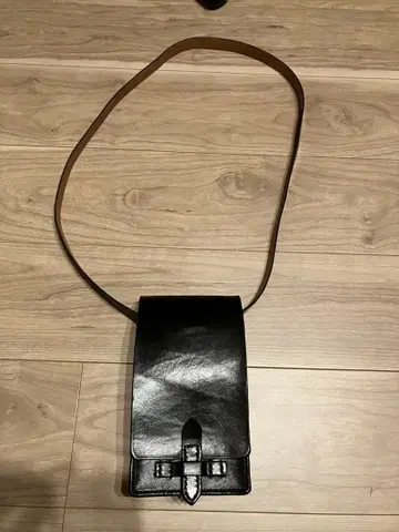 고로즈 새들 레더 산책 파우치