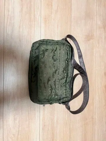 FILA 올리브 그린 숄더백