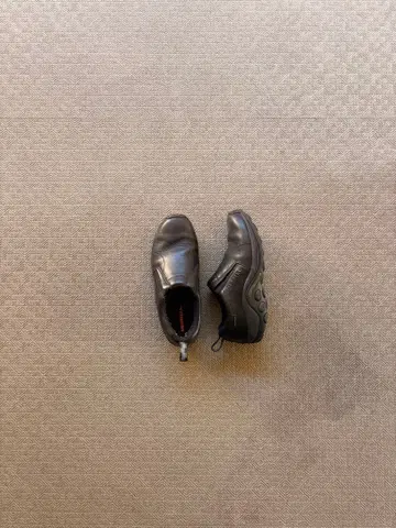 블랙 가죽 슬립온 신발