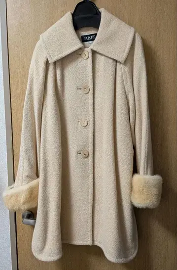 FOXEY 코트